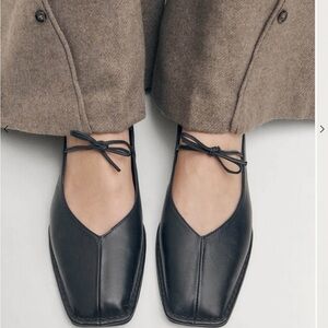 ALOHAS Black Leather Flats
